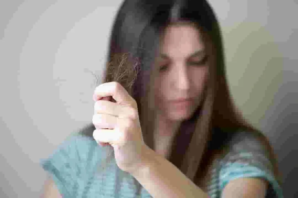 perawatan-rambut-kering-dan-ketombe-di-lavalen