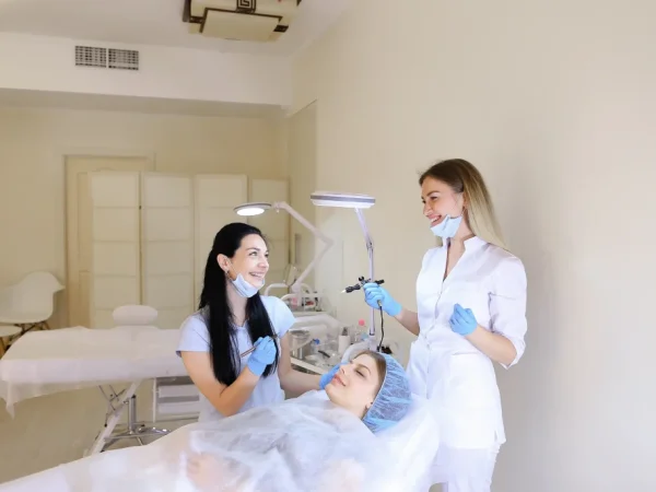 Klinik Kecantikan dan Pelangsingan