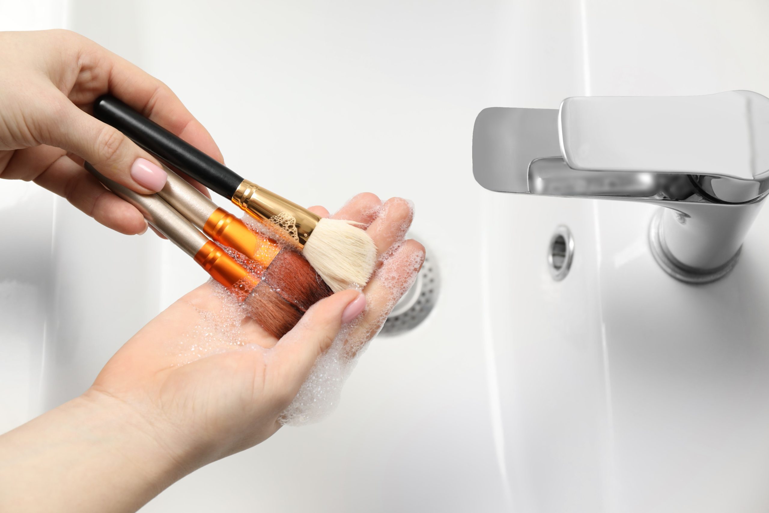 Tips Mencuci Brush Makeup Lavalen Beauty