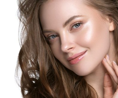 klinik yang dapat mencerahkan kulit yaitu Lavalen Beauty